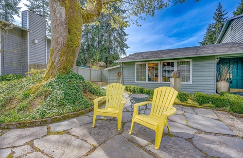 Education Hill House | Sleeps 8 central to Redmond Town Center, Microsoft and Woodinville Wine Country.