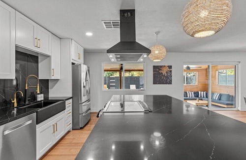 South Scottsdale House | Sleeps 8, Modern Luxury, Near Old Town with Pool!