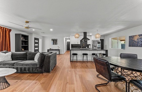 South Scottsdale House | Sleeps 8, Modern Luxury, Near Old Town with Pool!