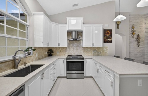 Hunt Club House | Sleeps 8 West Palm Large House Pet Friendly
