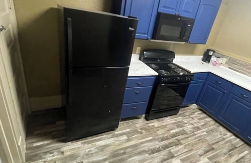 Alexandria Apartment | Sleeps11/Centrally located/Riverfront/Hospital