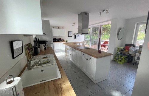 Feugeres House | Sleeps14- 5Acres- PetFriendly- NearToNormandyCoast