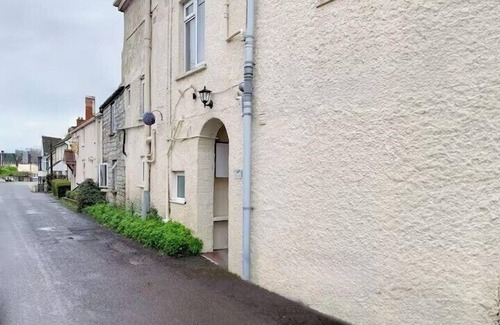 Glastonbury Apartment | Sleeps2-FreeParking-ContactlessCheckIn-Glastonbury