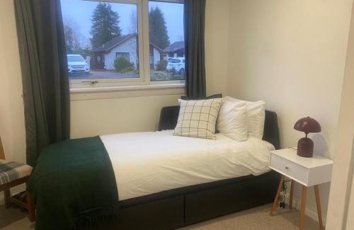 Houston House | Sleeps7-Parking-Garden-Patio