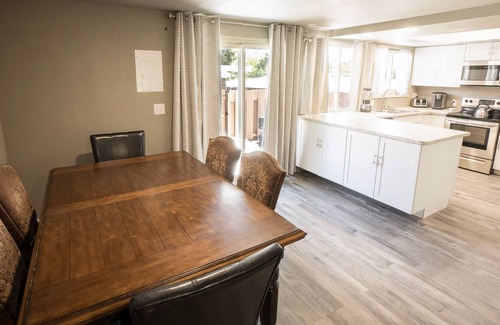 Rustic Hills House | Sleeps8*NewRemodel*CentrallyLocated*FunGames*Patio