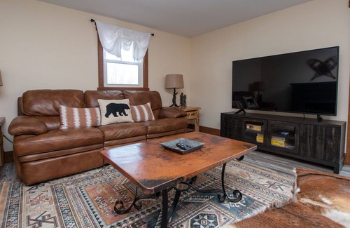 Watkins Glen Cottage | Sleepy Bear Lodge: Private Pond, Peaceful Setting and Great Location!