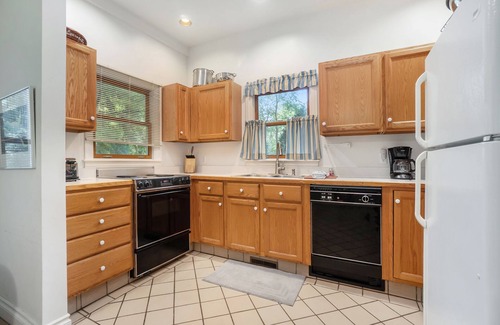 South Haven Cabin | Sleepy Hollow Beach Resort introduces Stonebridge 37A