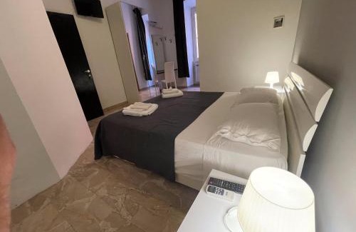 Salario House | Sleepy Max