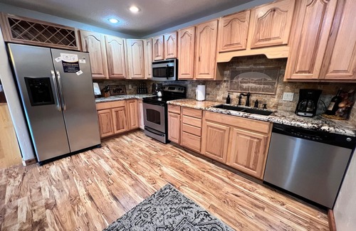 Garden Valley Cabin | Slice of Heaven overlooking fairway sleeps 12, lots of amenities!