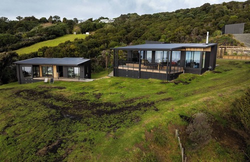 Langs Beach House | Slice of Paradise - Waipu Cove Holiday Home