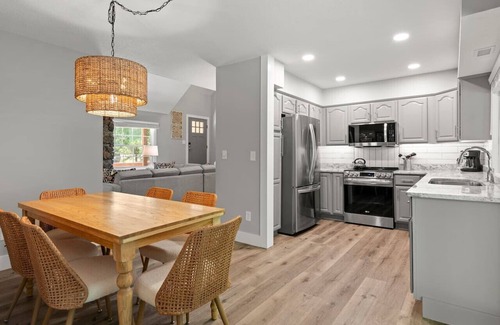 Royal Pines Apartment | Slightly South Chalet