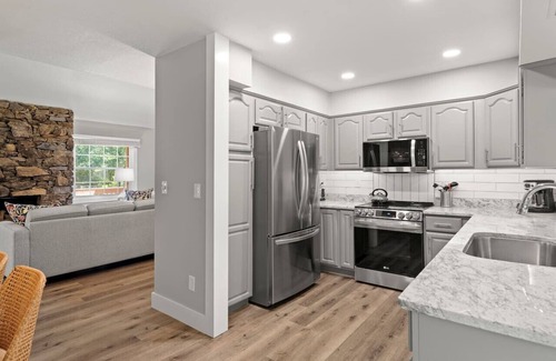 Royal Pines Apartment | Slightly South Chalet