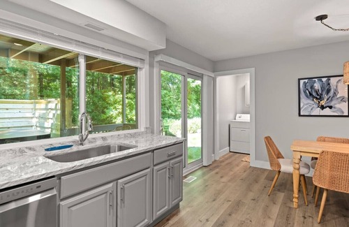Royal Pines Apartment | Slightly South Chalet