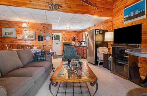 Wolverine House | Sliver of Paradise - Autumn Colors & Lakefront Comfort Await
