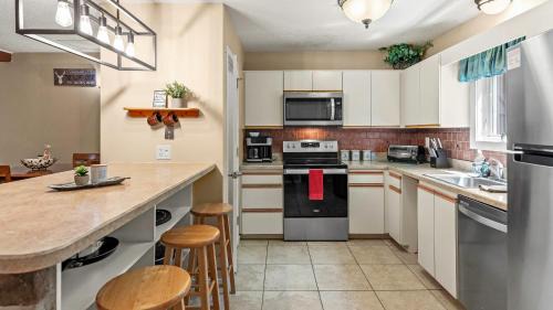 Village at Camelback House | Slope Lodge Prime Skiing Location Indoor Pool Hot Tub Sauna Private Deck