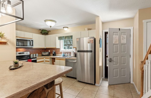 Village at Camelback Condo | Slope Lodge | Prime Skiing Location | Indoor Pool, Hot Tub, Sauna | Private Deck