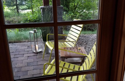 Golden Ski Chalet | Slope Side Luxury Open Beam Townhome Private Hot Tub - True - Ski-in-out