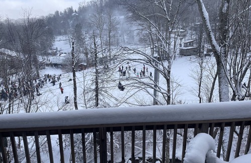 Sugar Mountain Condo | Slope-side. Near Grandfather mt, vineyards, golfing & fishing