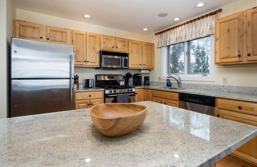 Central Vermont- Killington House | SlopeSide Chalet - True ski on ski off, Hot Tub