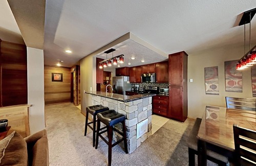 Mammoth Lakes Condo | Slopeside Deluxe 2 Bdrm Condo with Underground Parking! (Sierra Megeve 25) by RedAwning