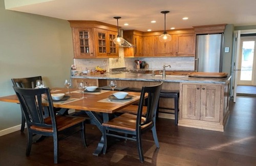 Stratton Mountain Apartment | Slopeside E-10 ski in ski out the door