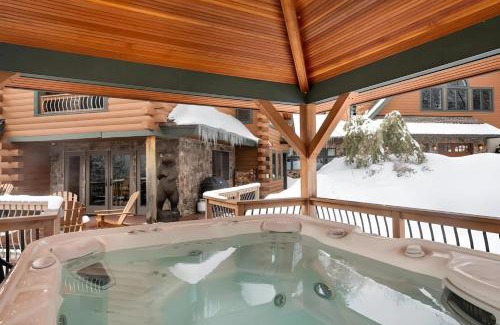 Central Vermont- Killington House | Slopeside Estate Luxurious Home on Great Eastern - Ski On Ski Off, Hot Tub, Private Shuttle