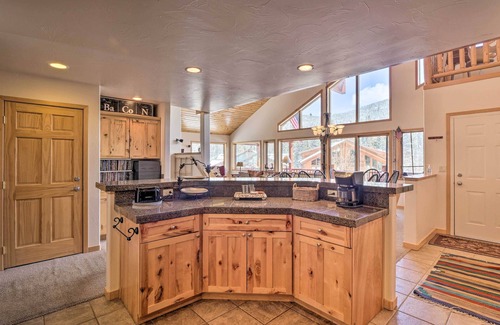 Old Town Condo | Slopeside Sanctuary - Penthouse < 1 Mi to Lifts!