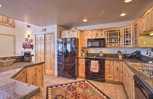 Old Town Condo | Slopeside Sanctuary - Penthouse < 1 Mi to Lifts!