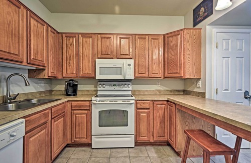 Mercersburg Condo | ‘Slopeside Serenity' Whitetail Condo: Walk to Lift