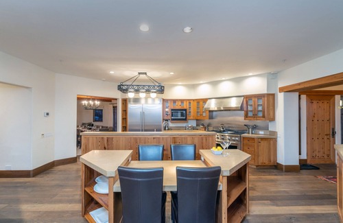 Mountain Village House | SLOPESIDE VILLA- Luxury Living, Ski-In/Out Access, A/C + Sublime Views
