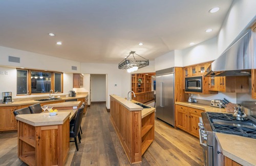 Mountain Village House | SLOPESIDE VILLA- Luxury Living, Ski-In/Out Access, A/C + Sublime Views