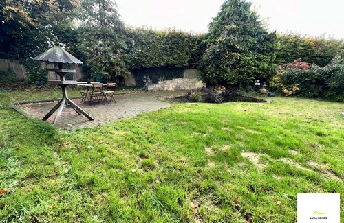 Bray on Thames Apartment | Slough/Sleeps 10/Close to Heathrow/W Parking