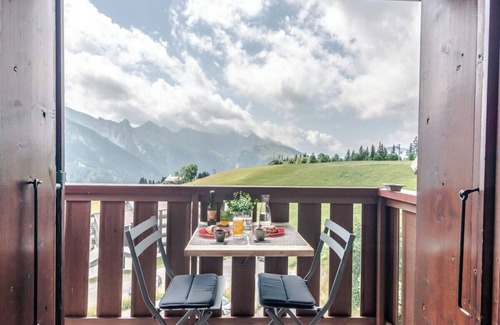 Manigod Condo | Slow Chalet MtBlanc Soleil Ski-in/out Nice View Balcony Elevator Parking