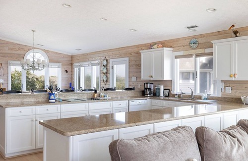 Pine Knoll Shores House | Slow M'Ocean: Oceanfront, Elevator, 4BR, 4.5BA, Community Pool