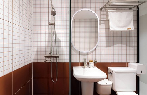 Seogyo-dong Hotel | Slow On Hostel Hongdae