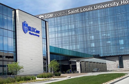 Central West End Apartment | SLU/Barnes Hospital Queen Studio Retreat 203