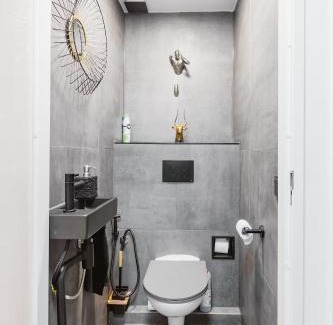 Nieuwmarkt en Lastage Bed & Breakfast | SM Center located room on the canal