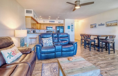 Independence Square Condo | SMACK ON THE BEACH! OCEANSIDE CONDO.