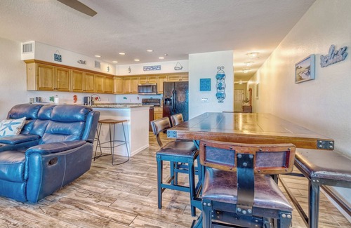 Independence Square Condo | SMACK ON THE BEACH! OCEANSIDE CONDO.