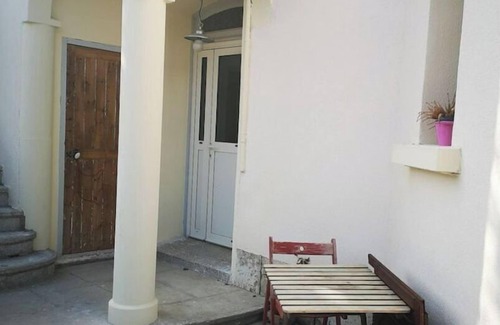 8th Arrondissement Apartment | Small apartment 2 steps from the beach and calanques!