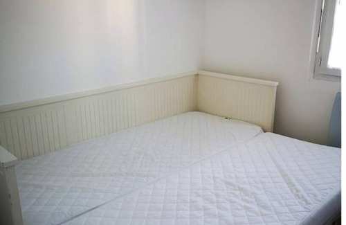 8th Arrondissement Apartment | Small apartment 2 steps from the beach and calanques!