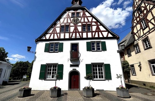 Neuwied Apartment | Small apartment with large terrace overlooking the Rhine