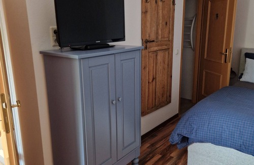 Striesen House | Small but Fine Double Room with Shared Terrace, Shared Garden and Wi-Fi