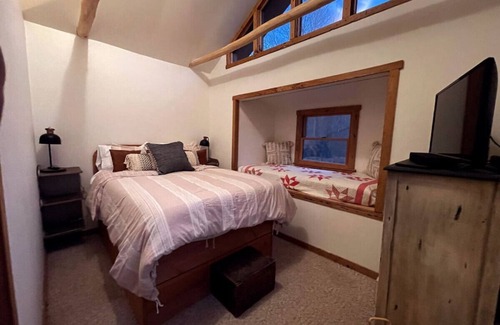 Bellepoint Other | Small cabin on private 400 acre mountaintop farm!