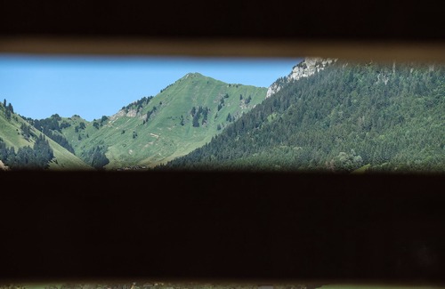 Entremont Ski Chalet | Small cocoon chalet in the mountains