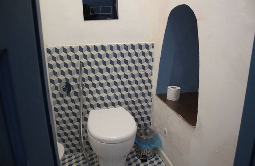 Castel Morrone Hotel | SMALL COMOLA