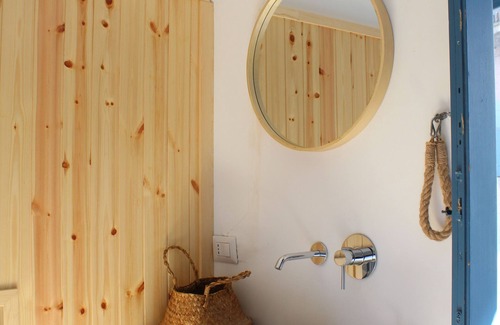 Castel Morrone Hotel | SMALL COMOLA