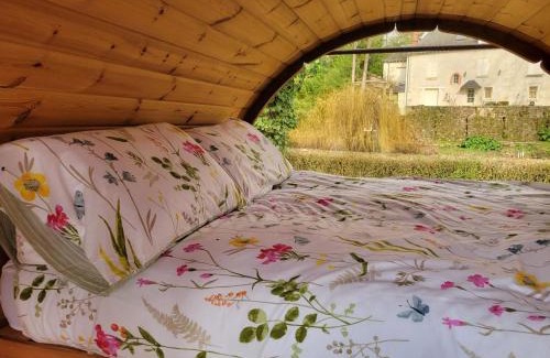 Abilly House | Small cosy Bluebell cabin in the French countryside