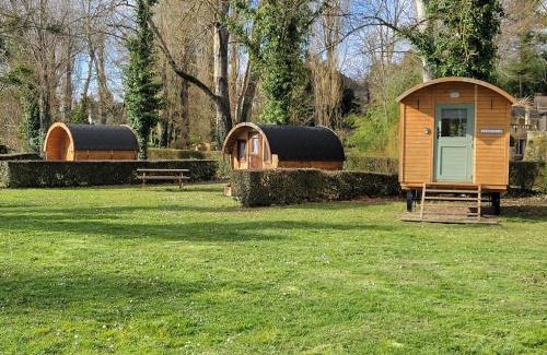 Abilly House | Small cosy Bluebell cabin in the French countryside