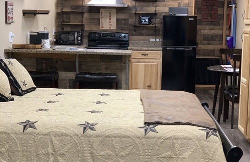 Hemphill Apartment | Small efficiency apartment